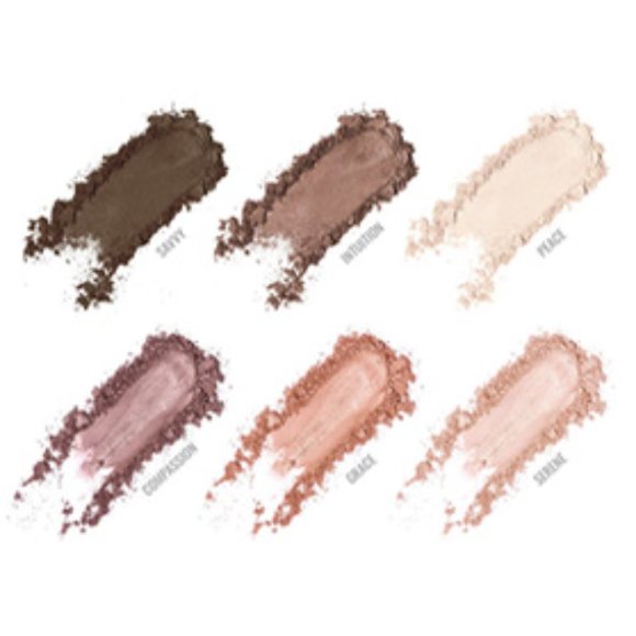 C'est Moi Envision Eyeshadow Palette - Picture 2 of 2